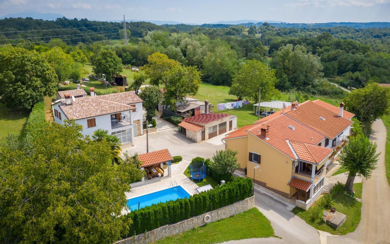 Villa Semy Пазин Екстериор снимка
