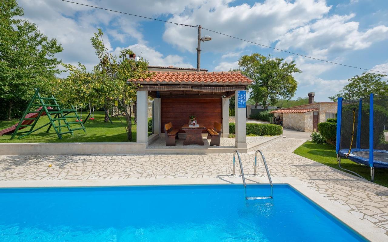 Villa Semy Пазин Екстериор снимка
