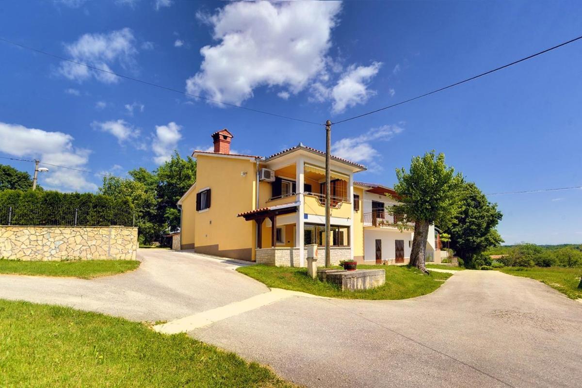 Villa Semy Пазин Екстериор снимка
