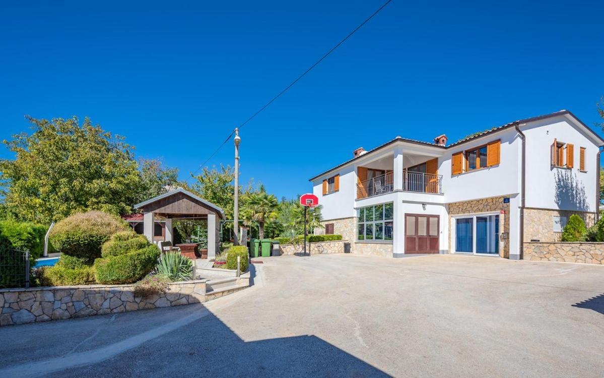 Villa Semy Пазин Екстериор снимка