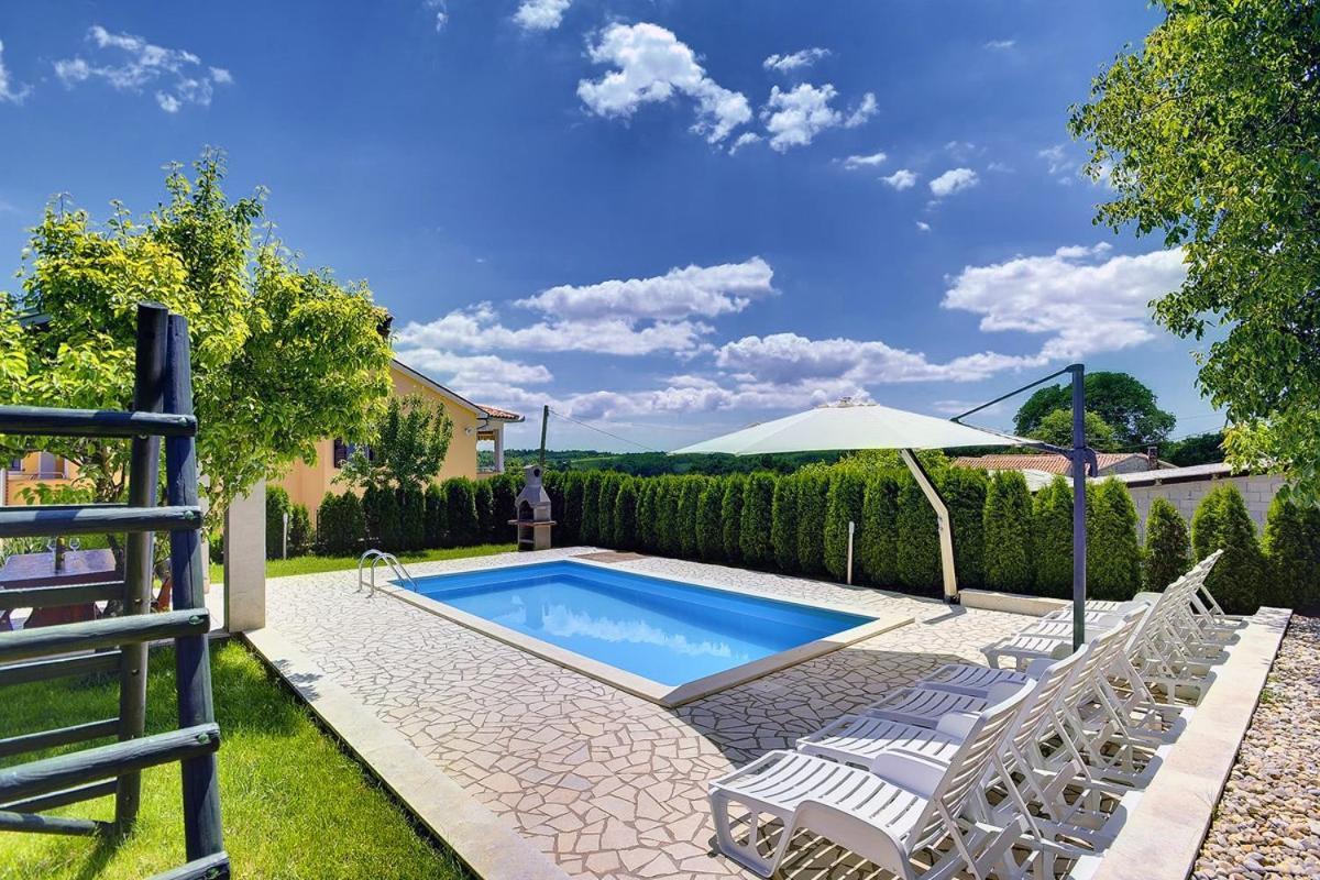 Villa Semy Пазин Екстериор снимка