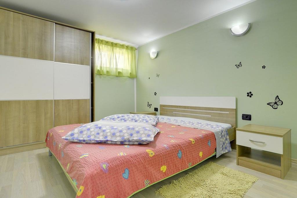 Villa Semy Пазин Екстериор снимка