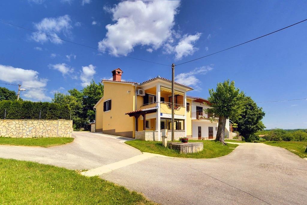 Villa Semy Пазин Екстериор снимка